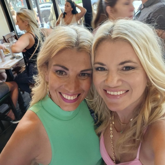 Meet your Posher, Melissa - Picture 2 of 8